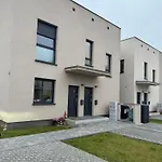 Komfortowy Self Check-in 3 Sypialnie & 2 Miejsca Parkingowe Appartement