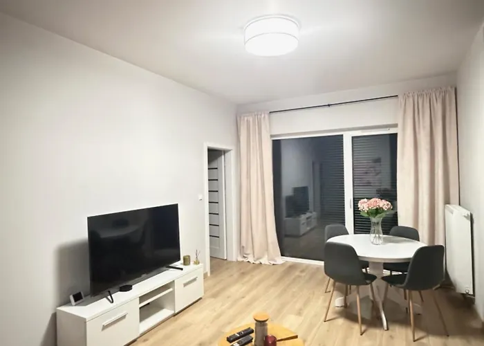 Komfortowy Podolany 3 Sypialnie & 2 Miejsca Parkingowe Апартаменты *