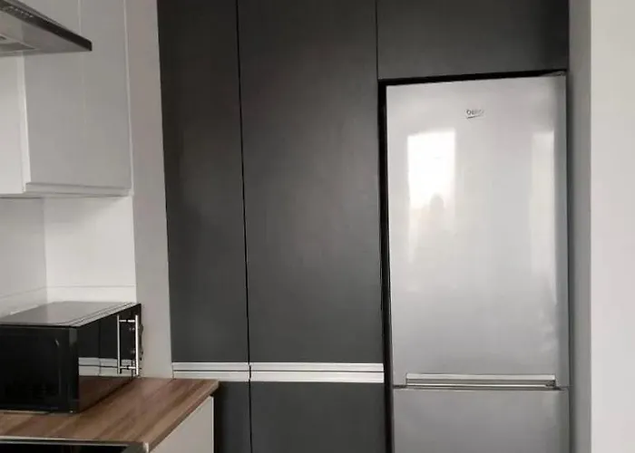 Komfortowy Podolany 3 Sypialnie & 2 Miejsca Parkingowe Апартаменты