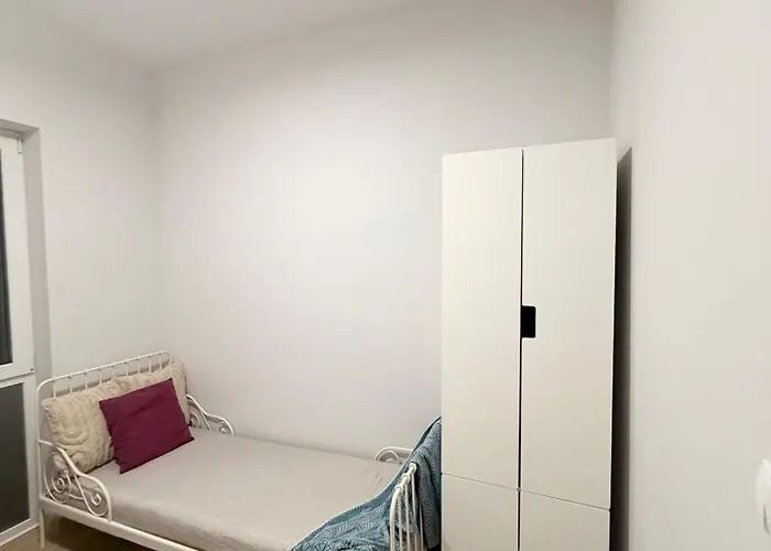 Komfortowy Podolany 3 Sypialnie & 2 Miejsca Parkingowe Апартаменты *